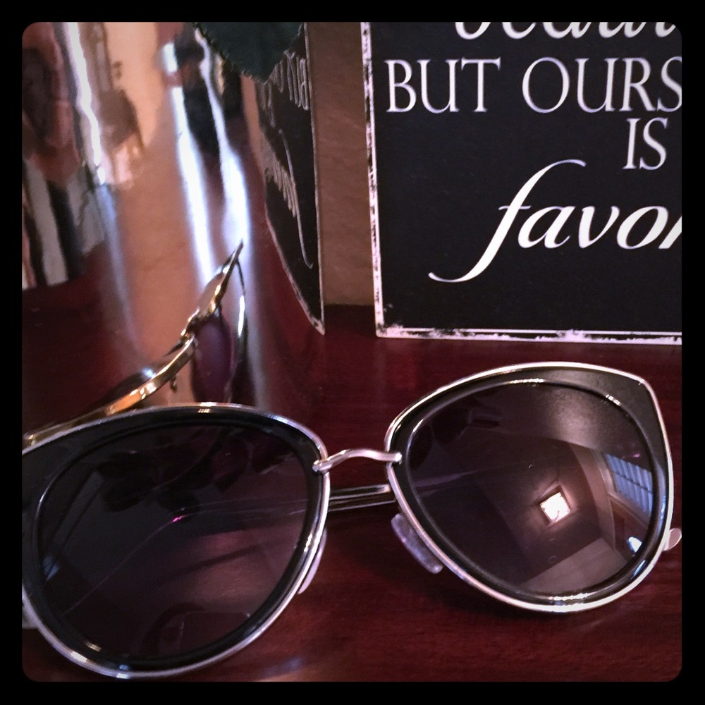 Stylish Sunglasses 🕶